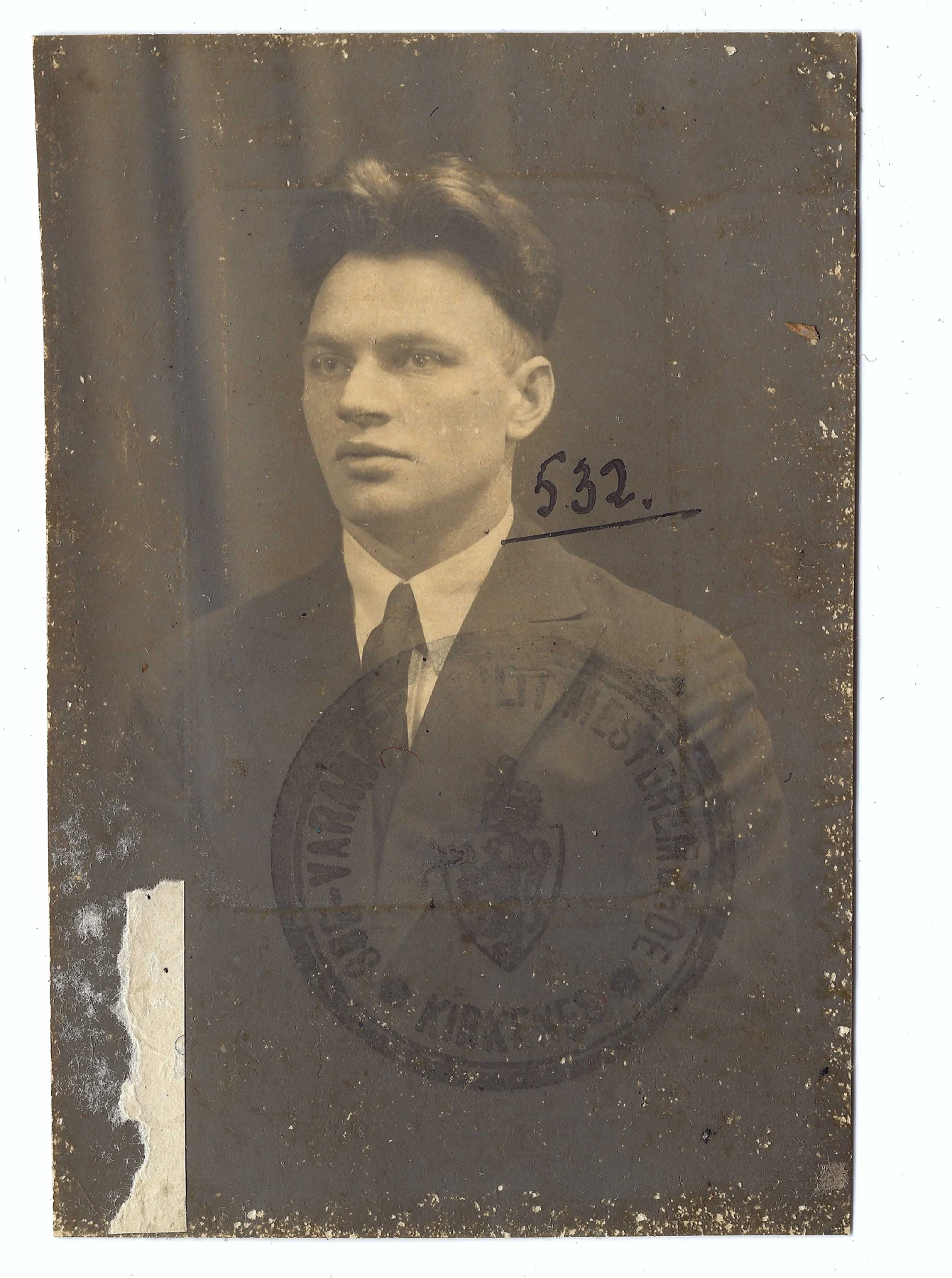 Closer view of Karl Fredrik Harjo’s original driving-licence portrait